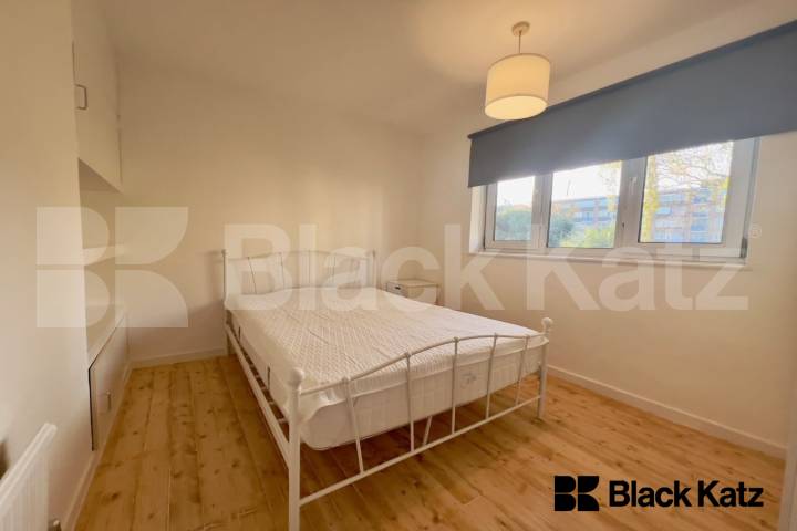 Charming private garden with wooden floors throughout  Cluny Estate , London bridge